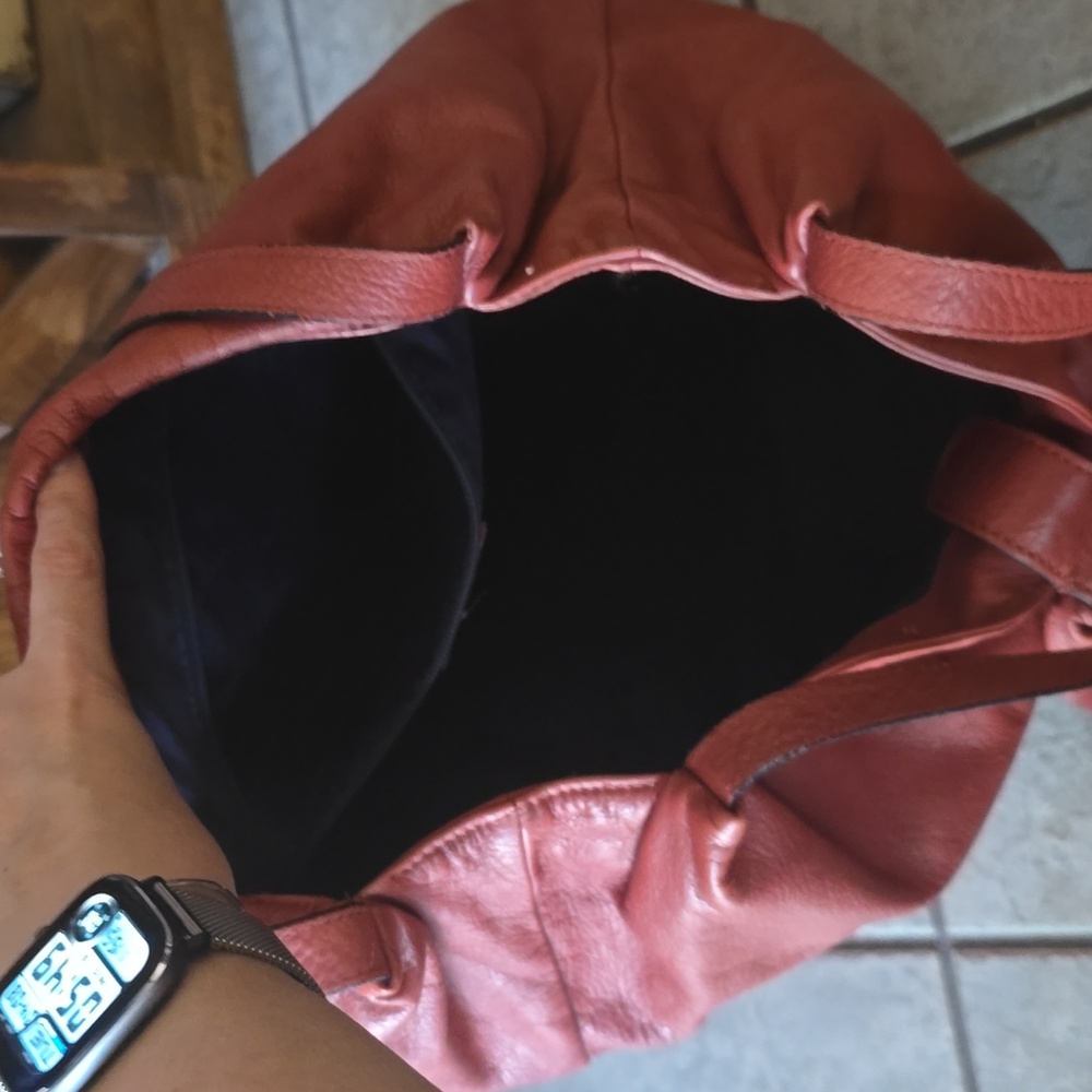 Bow Leather Bag - Picture 9 of 10